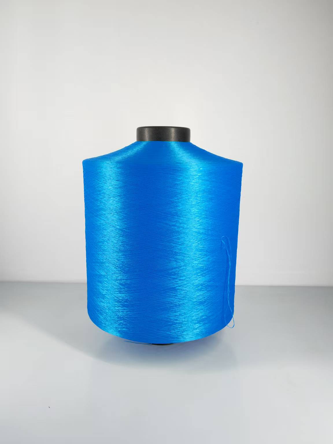 Sợi polyester màu xanh